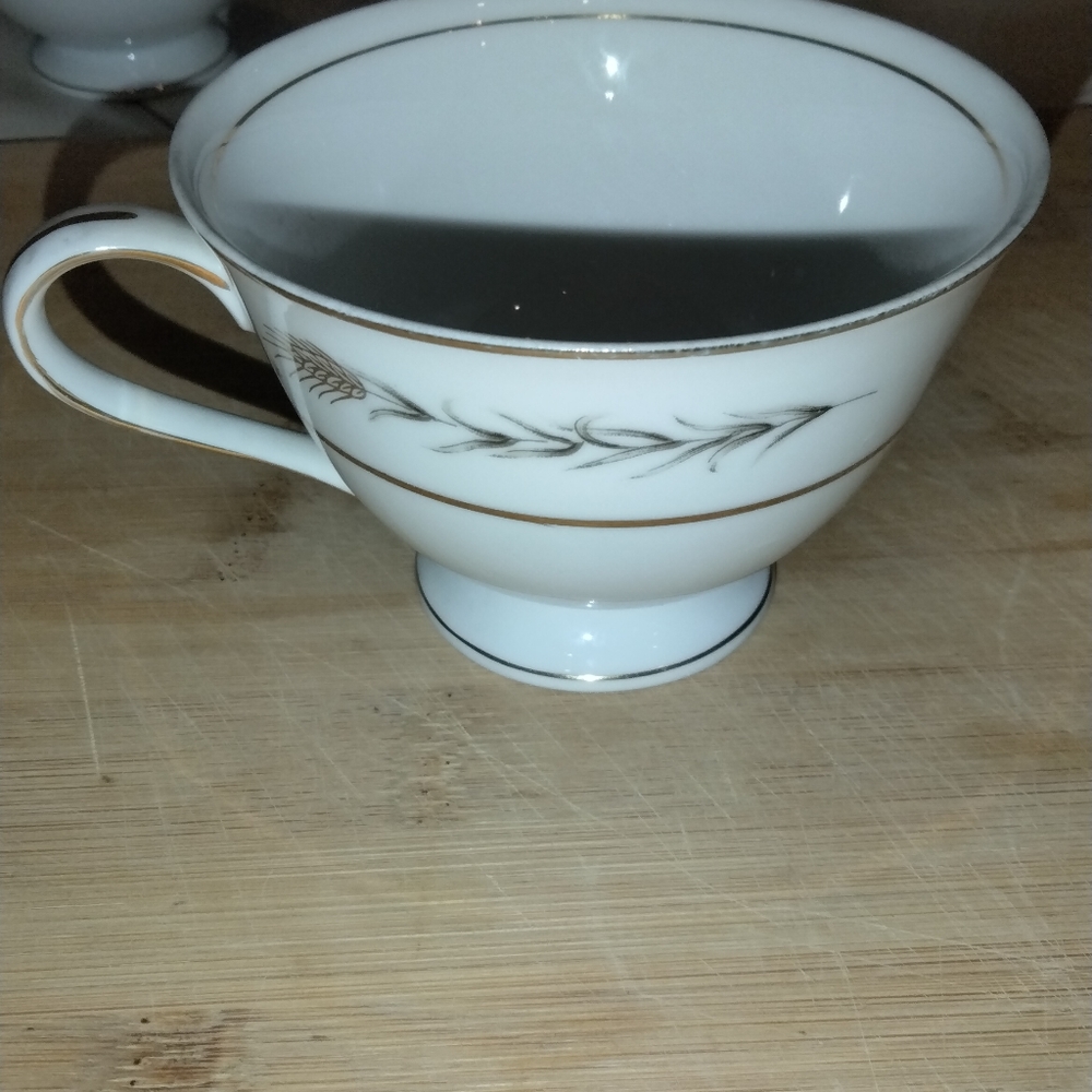 Empress China Japan Grano White w Gold Wheat Trim Tea/Coffee cup
